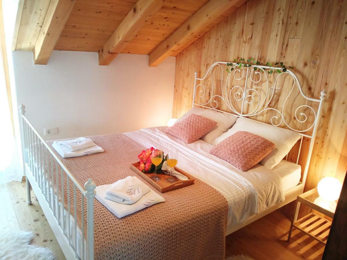 Apartment Cernesa Ražanac Esterno foto
