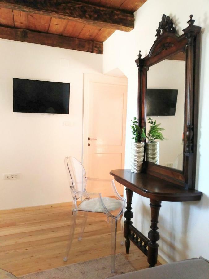 Apartment Cernesa Ražanac Esterno foto