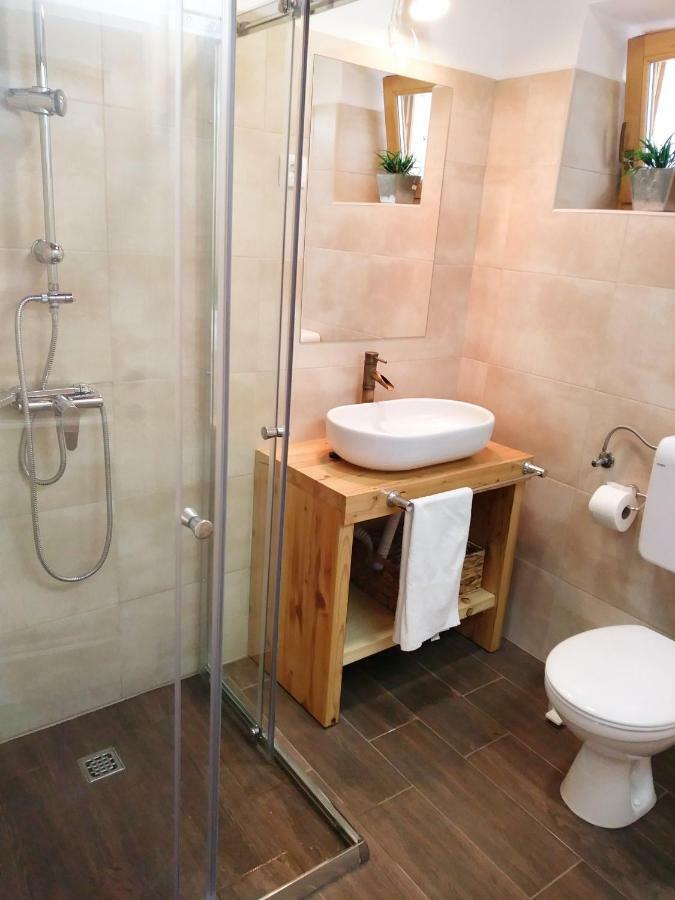 Apartment Cernesa Ražanac Esterno foto